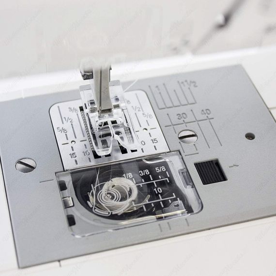Швейная машина Janome 8050