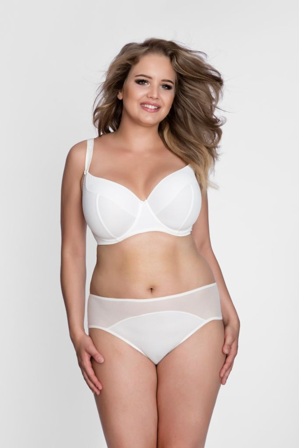 Однотонный бюстгальтер plus size на косточках с чашками из микрофибры (Размер: 90H) (Цвет: черный)