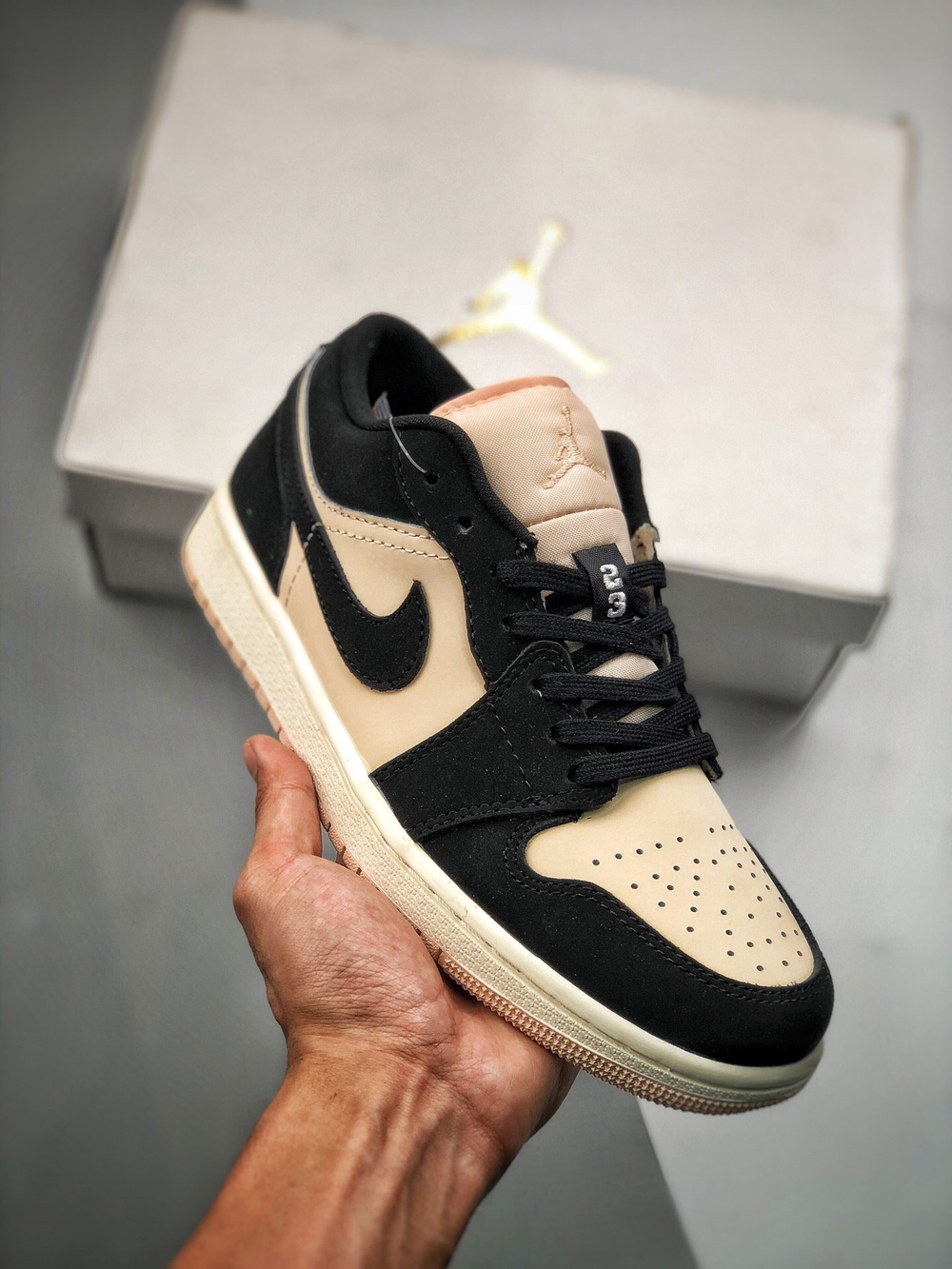 AIR JORDAN 1 LOW BLACK/GUAVA ICE-WHITE