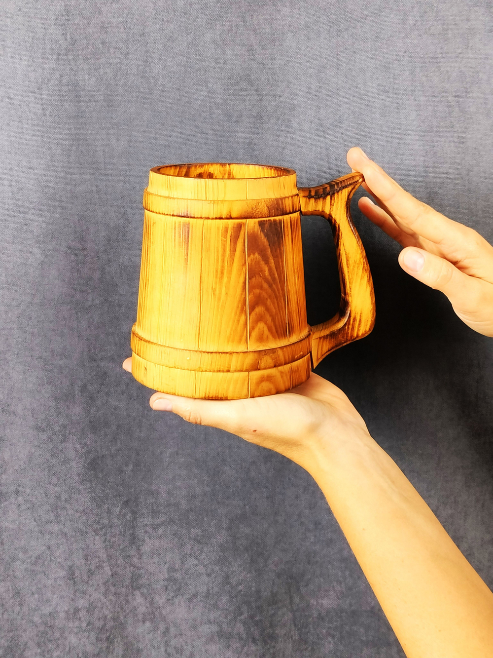 Деревянная пивная кружка из цельного куска древесины. Неклееная. C81