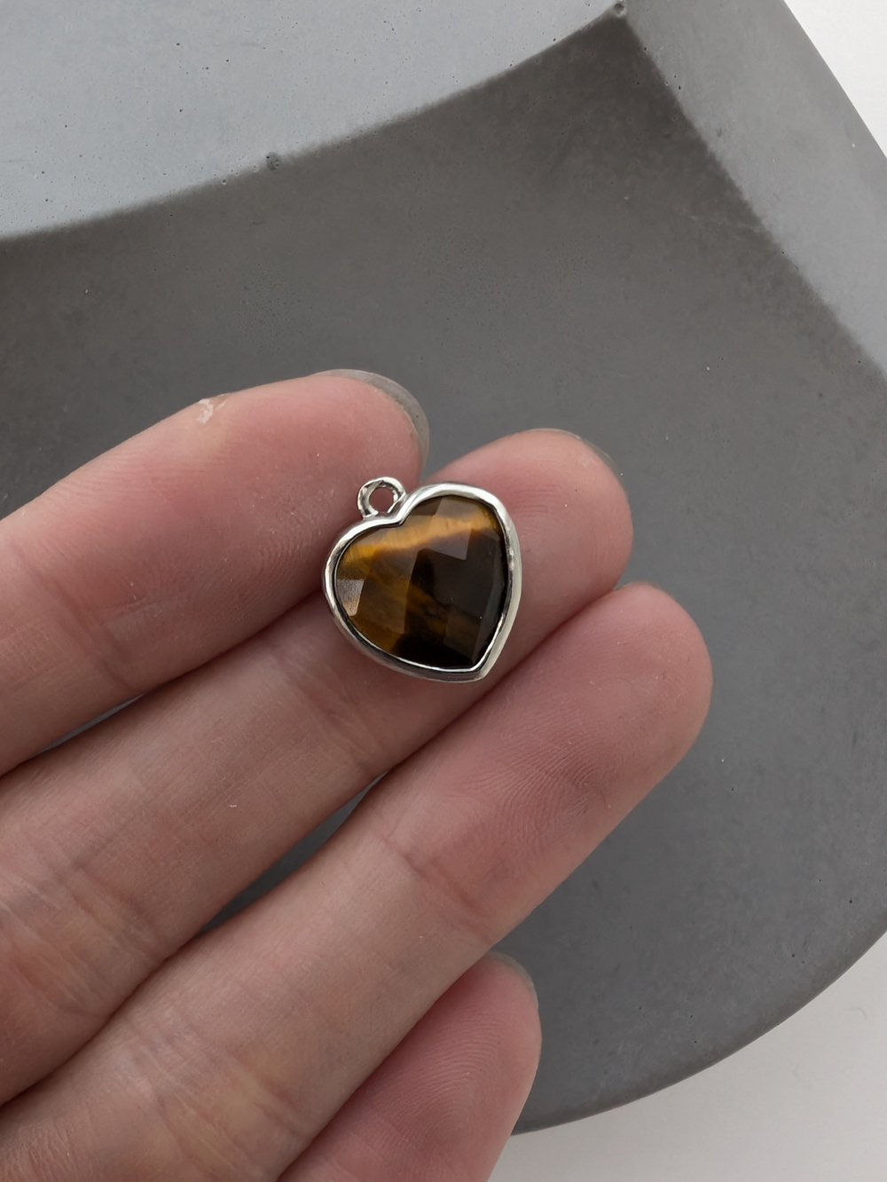 Подвеска сердце тигровый глаз, 13мм