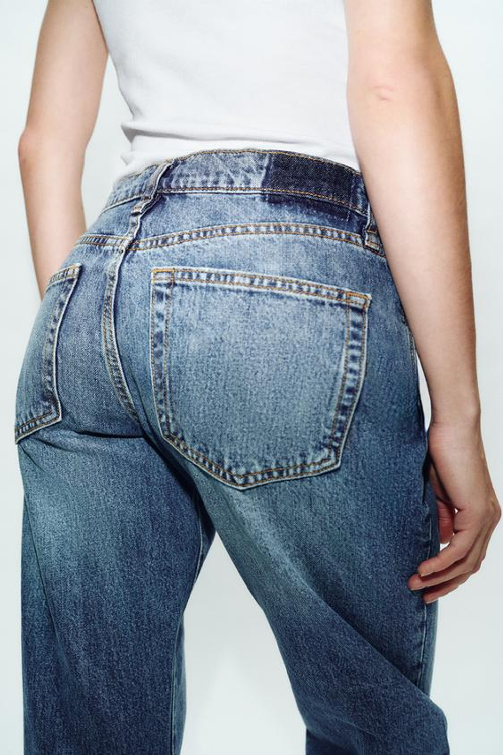 Z1975 УКОРОЧЕННЫЕ ДЖИНСЫ С СРЕДНЕЙ ЛИНИЕЙ ТАЛИИ - ZARA