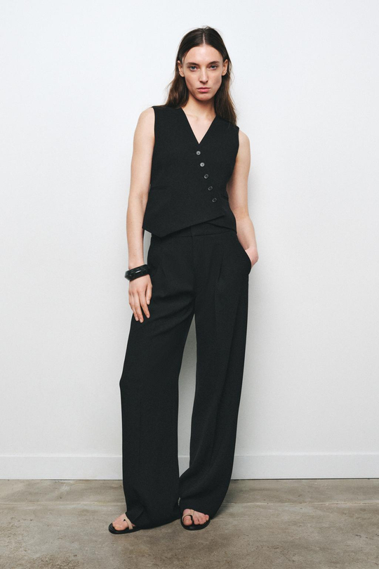 ZARA ШИРОКИЕ БРЮКИ С ЗАЩИПАМИ — ZW COLLECTION, ЧЕРНЫЙ