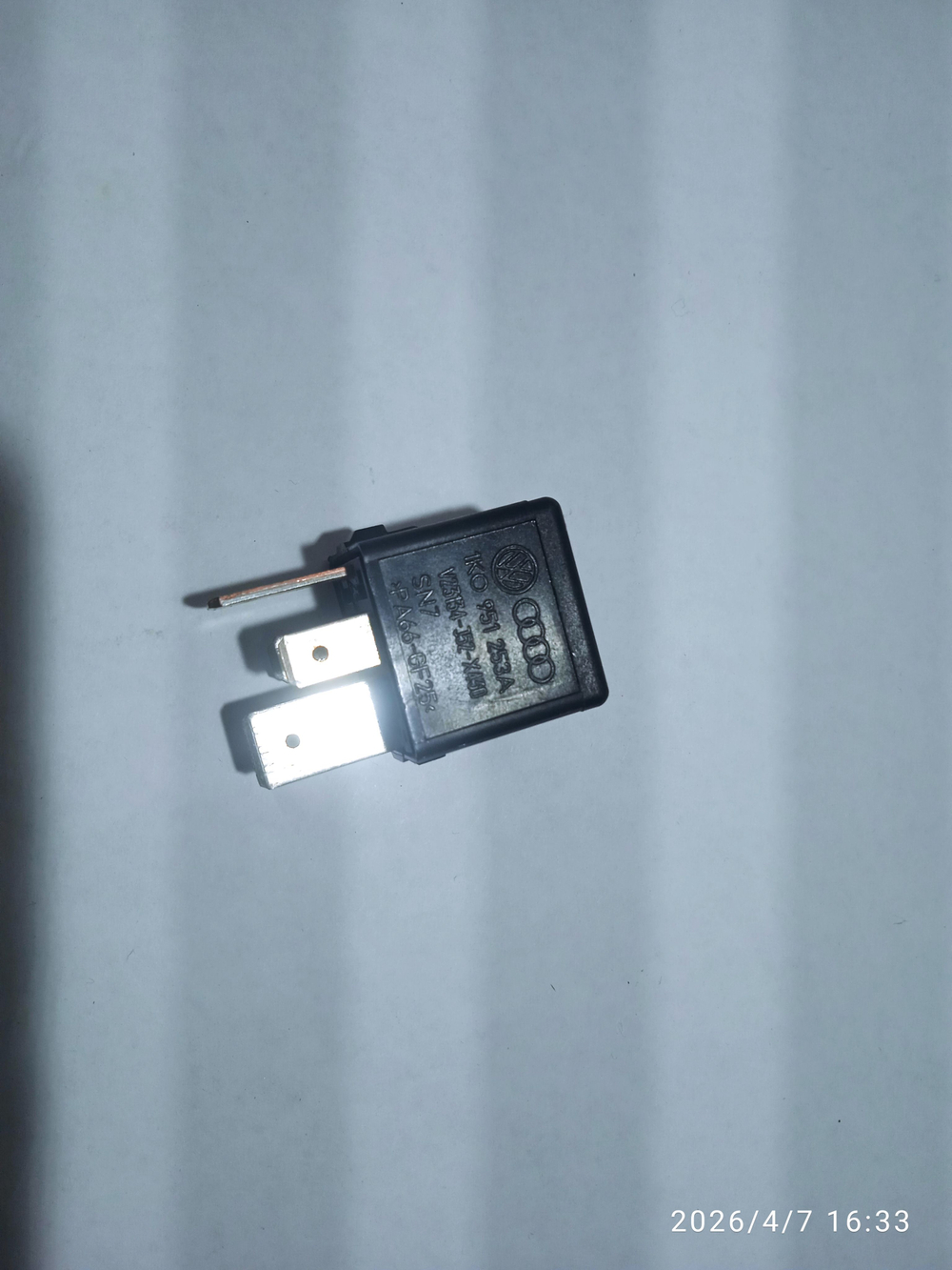 Реле 4 контактное (460) Шкода Октавия А5 1,4 BUD Б/У