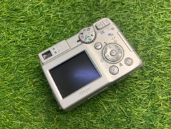Nikon Coolpix 7600