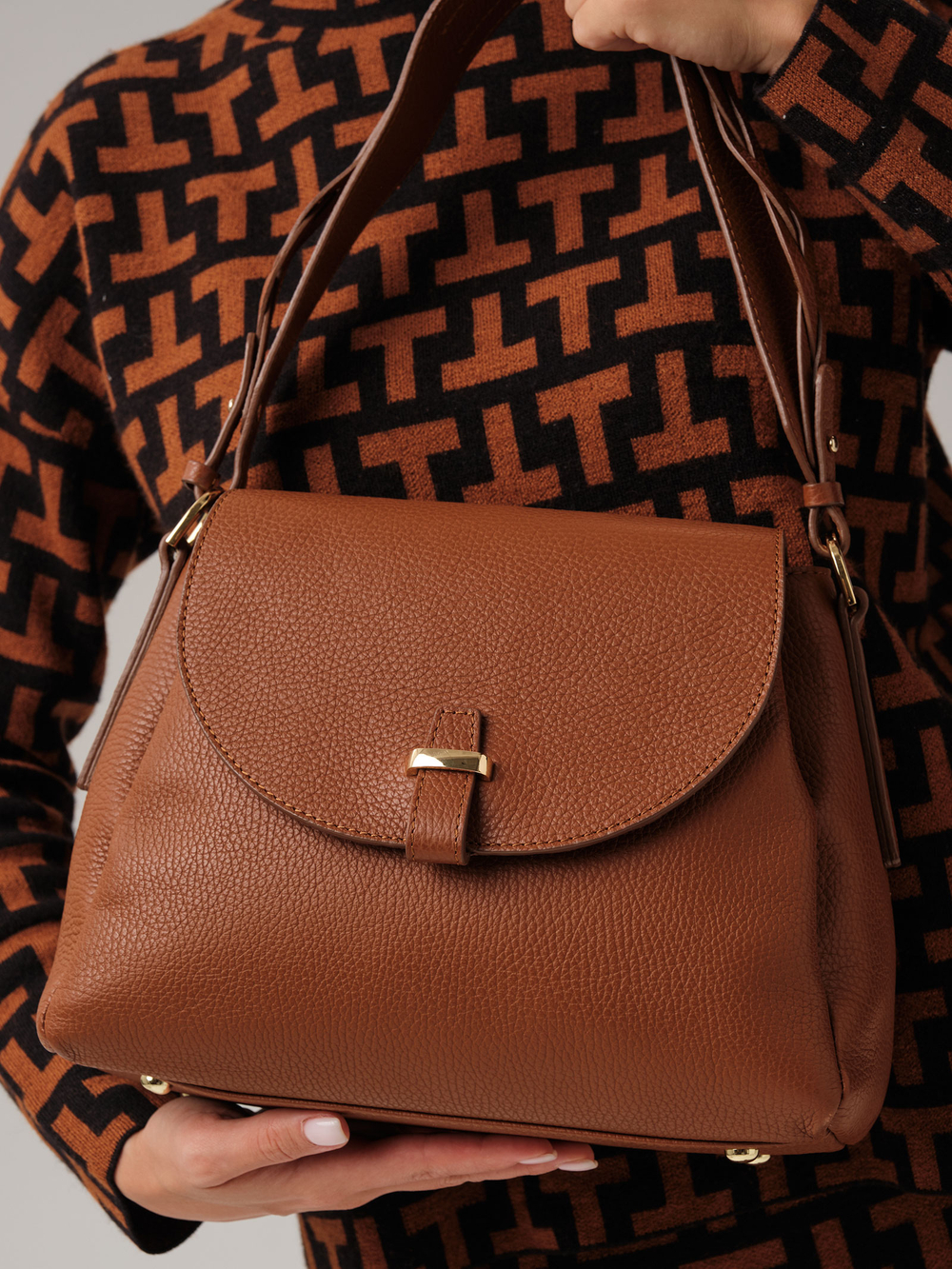 Кожаная сумка Deboro 30737 фундук