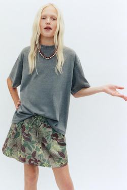 ZARA ЮБКА-ШОРТЫ С ПРИНТОМ «ЛИСТЬЯ», ХАКИ