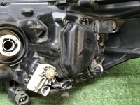 Битая Фара правая Toyota Hilux 8 (2015-2020) LED