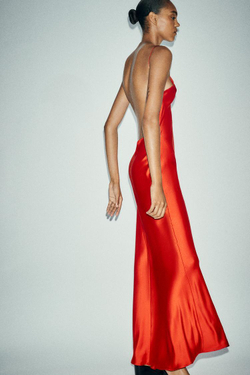 ZARA ДЛИННОЕ АТЛАСНОЕ ПЛАТЬЕ С ОТКРЫТОЙ СПИНОЙ, ЯРКИЙ КРАСНЫЙ