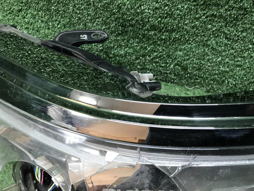 Битая Фара левая Toyota Fortuner 2 (2015-2020) LED