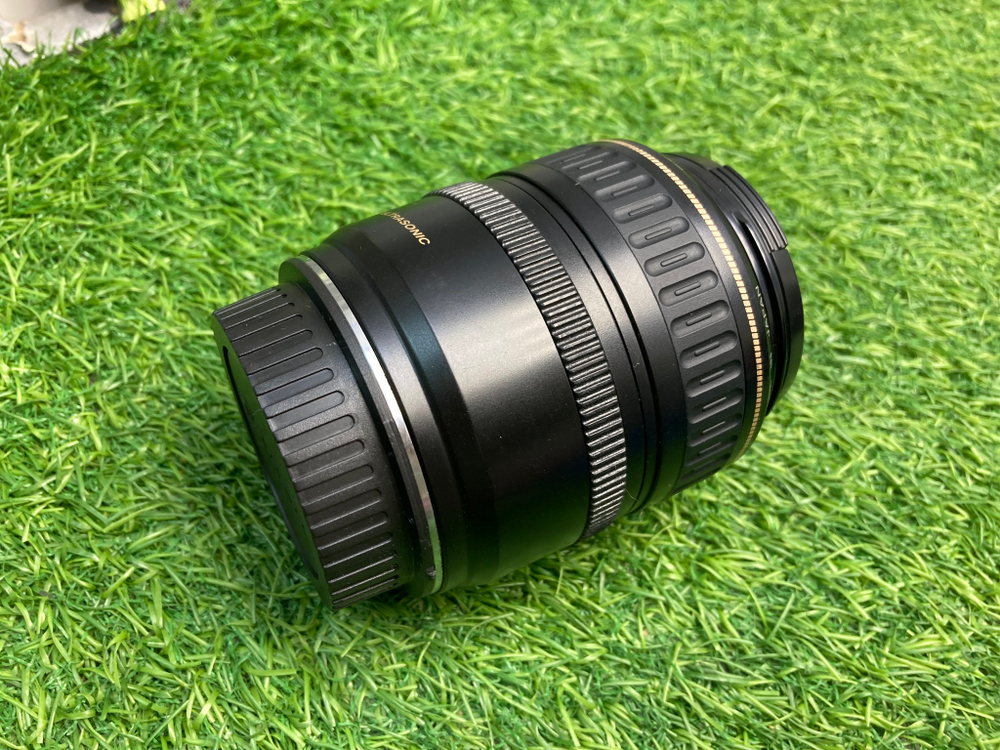 Canon EF 28-105mm 3.5-4.5 USM