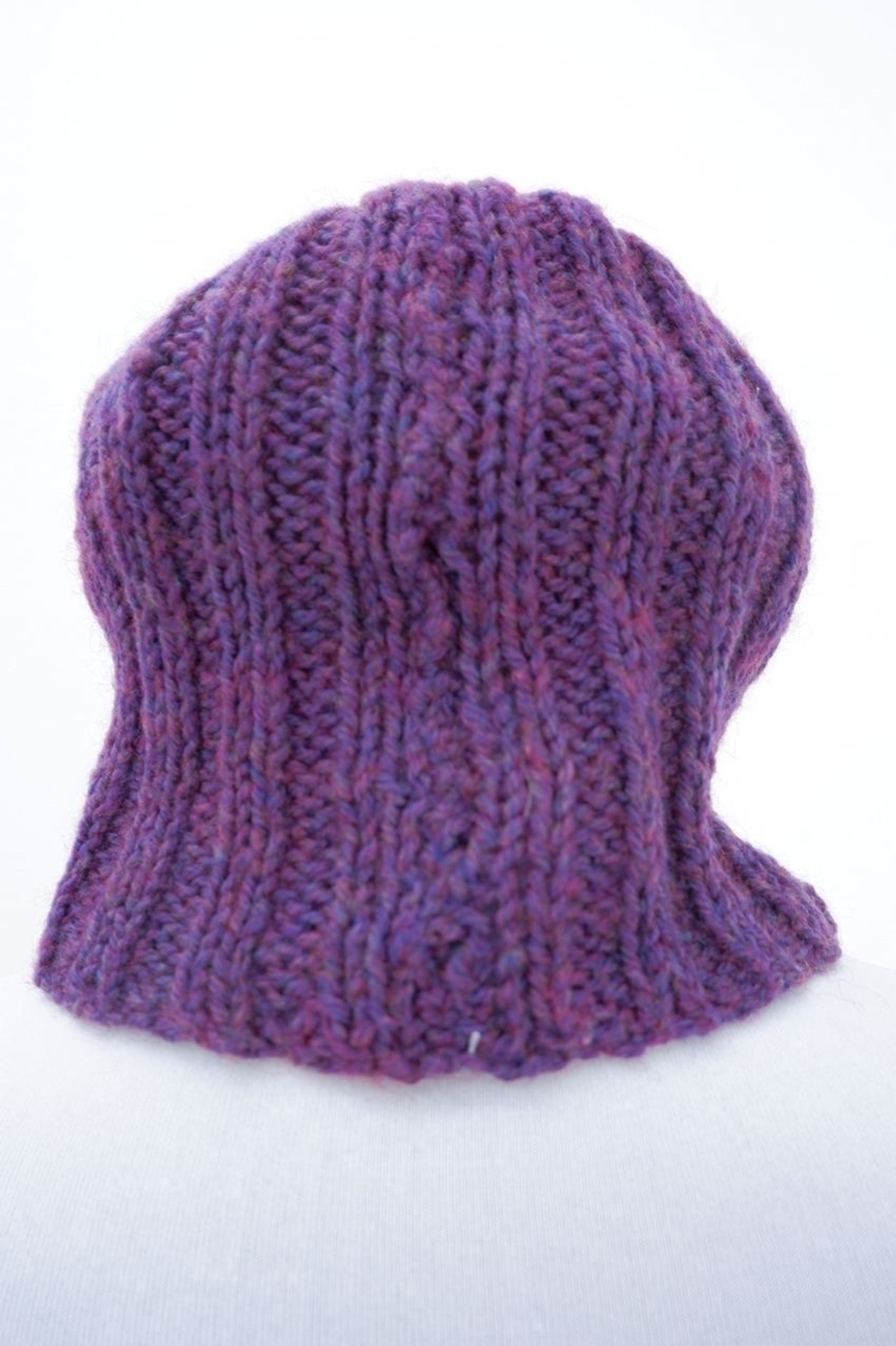 Шапка фиолетовая на 6/7 лет
