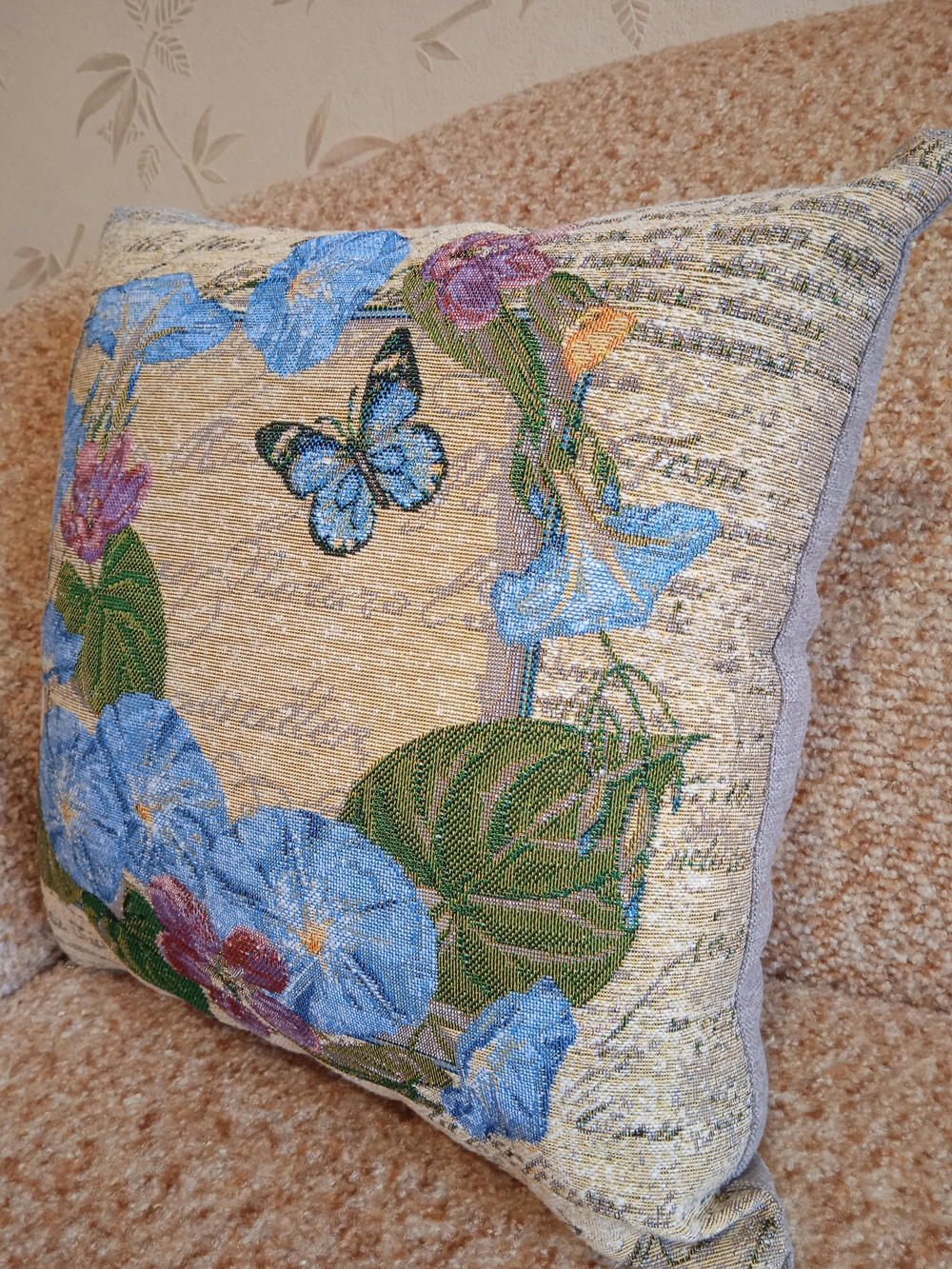 Декоративный гобеленовый чехол для интерьерной подушки Вьюнок 34*34