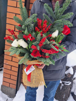 Новогодний букет из еловых веток