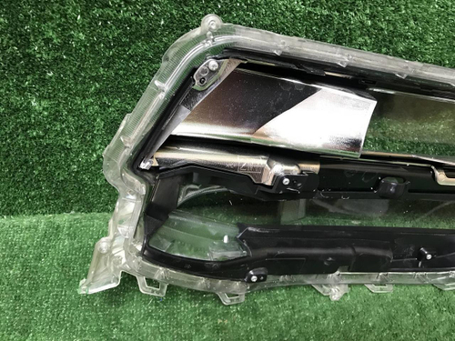 Стекло фары правое Toyota Alphard 3 (2017-2023)