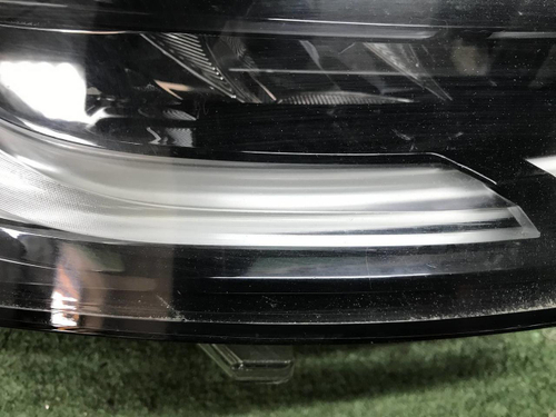 Битая Фара правая Land-Rover Discovery 5 16-21 LED