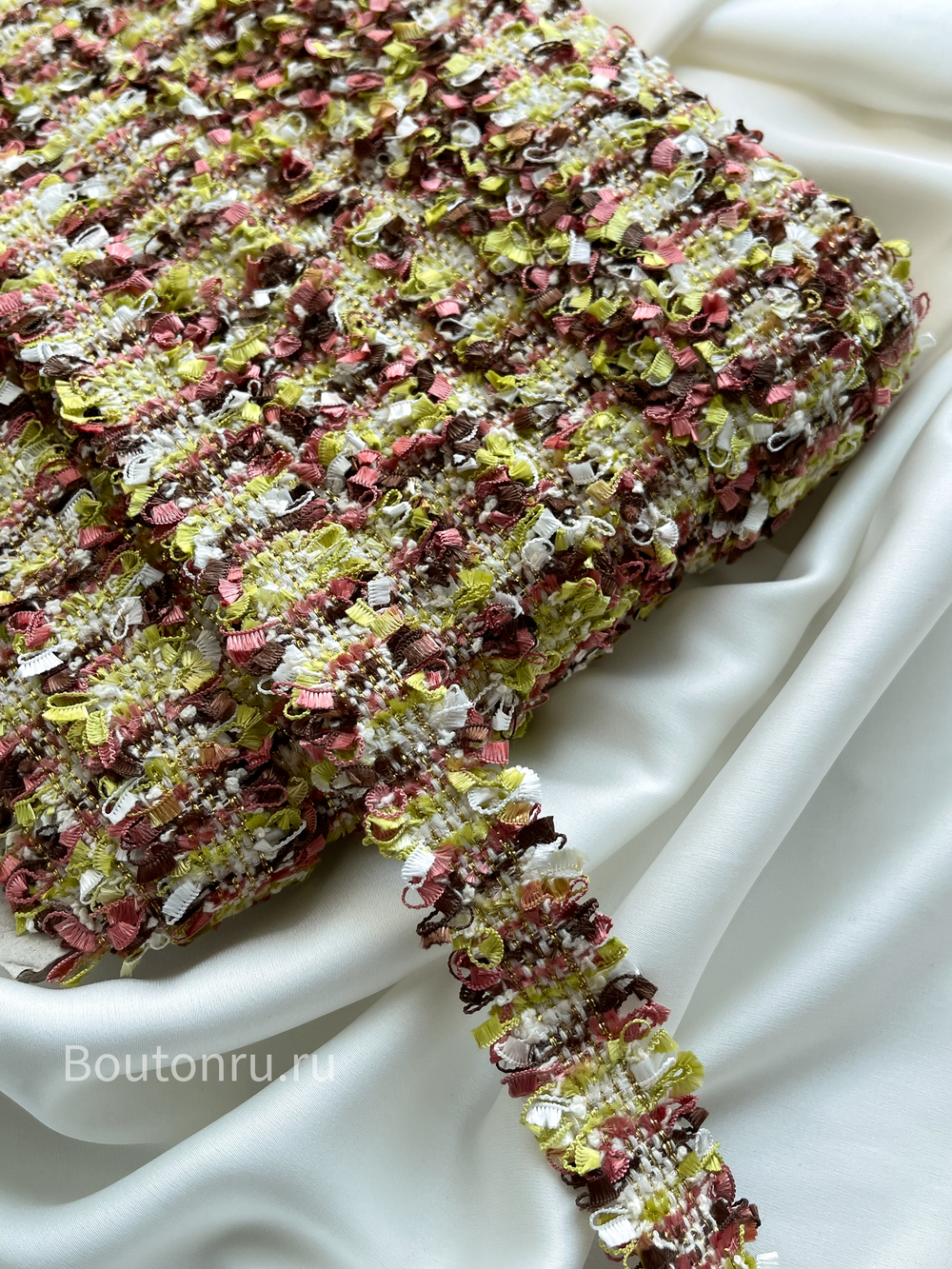 Тесьма твидовая с золотым люрексом и разноцветной бахромой (красная, желтая)