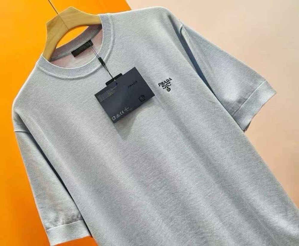 Футболка Prada