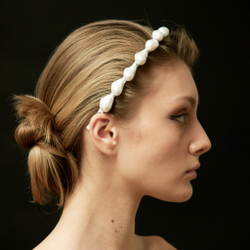 Ободок тонкий с жемчугом борокко