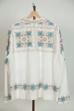 Купить Рубашка Soeurs Украшенная Повторяющимся Узором / Repeating Pattern Long Sleeve белая Рубашка Soeurs Украшенная Повторяющимся Узором / Repeating Pattern Long Sleeve белая