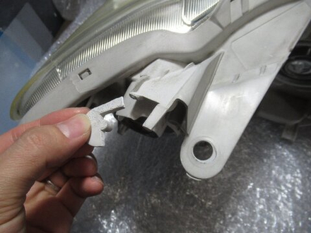 фара левая Toyota Premio NZT260 ZRT260 20-444