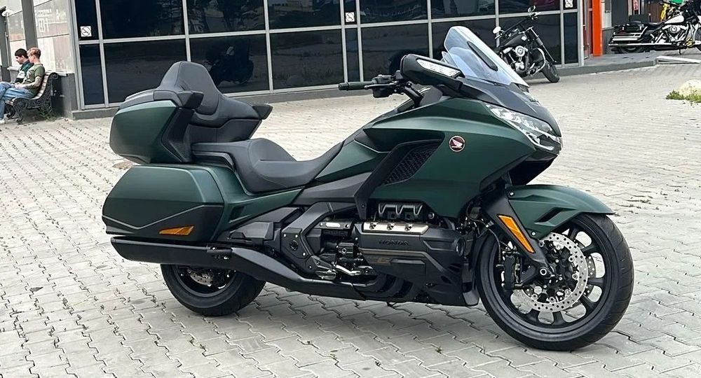 Honda GL1800 Gold Wing Tour &quot;50th Anniversary&quot; 2025