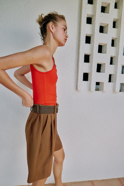 ZARA ШОРТЫ С ЗАЩИПАМИ И РЕМНЕМ, СВЕТЛО-КОРИЧНЕВЫЙ