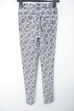 Брюки с красивым принтом 42 размер