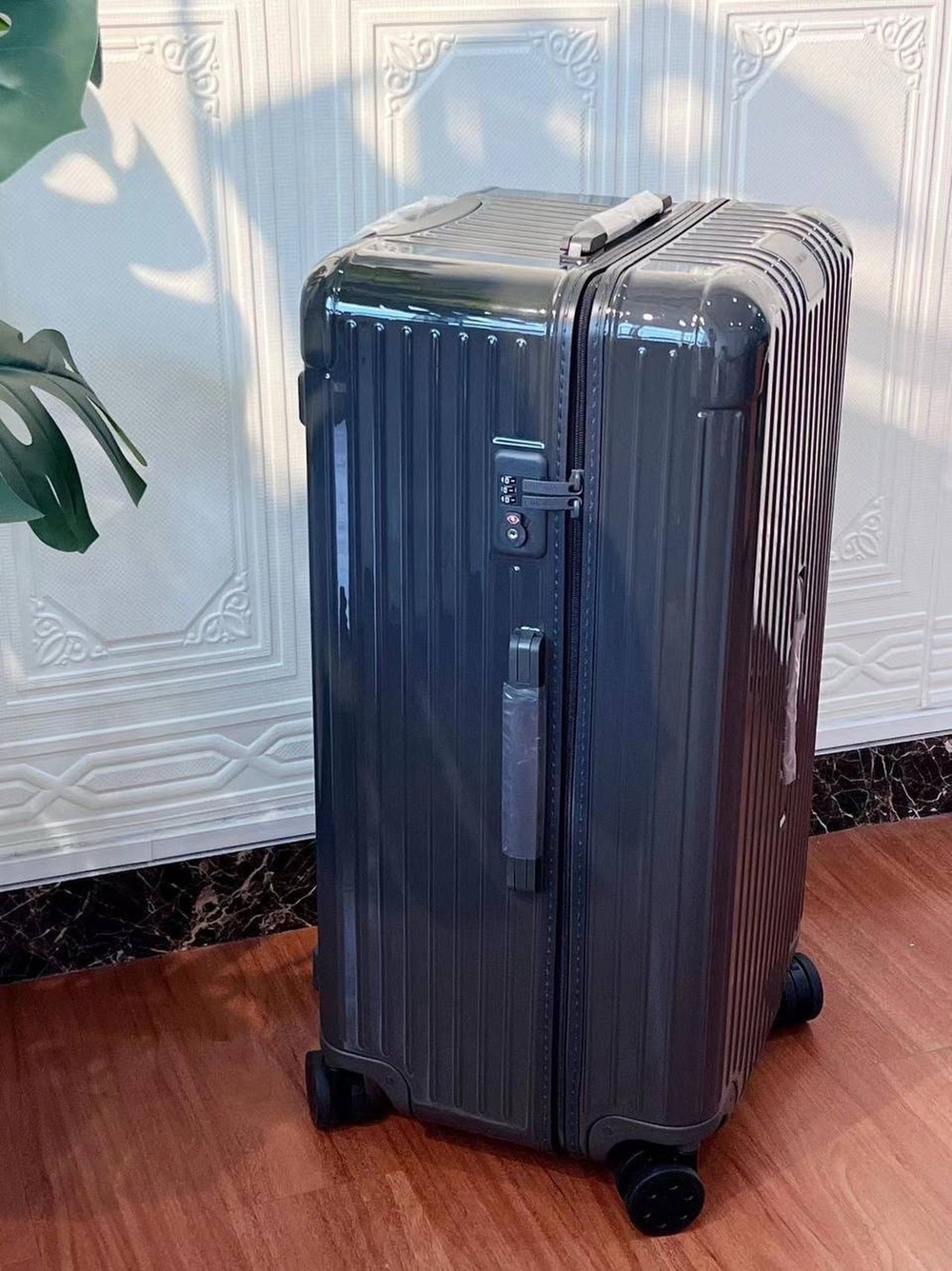 Дорожный чемодан Rimowa Trunk Plus