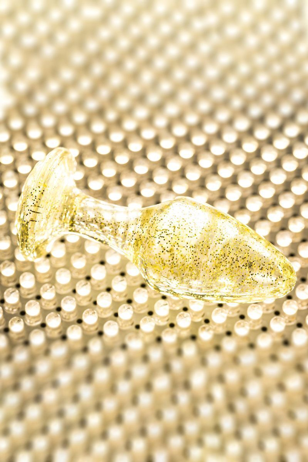 Золотистая акриловая анальная втулка - 8 см. (Цвет: золотистый)