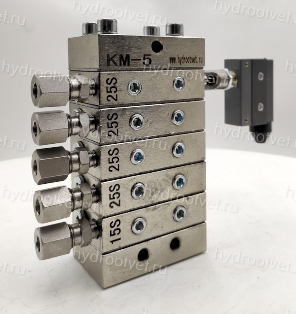 KM-8(20S-20T-20T-20T-20T-20T-20T-20T) - Питатель прогрессивной смазки, секционный