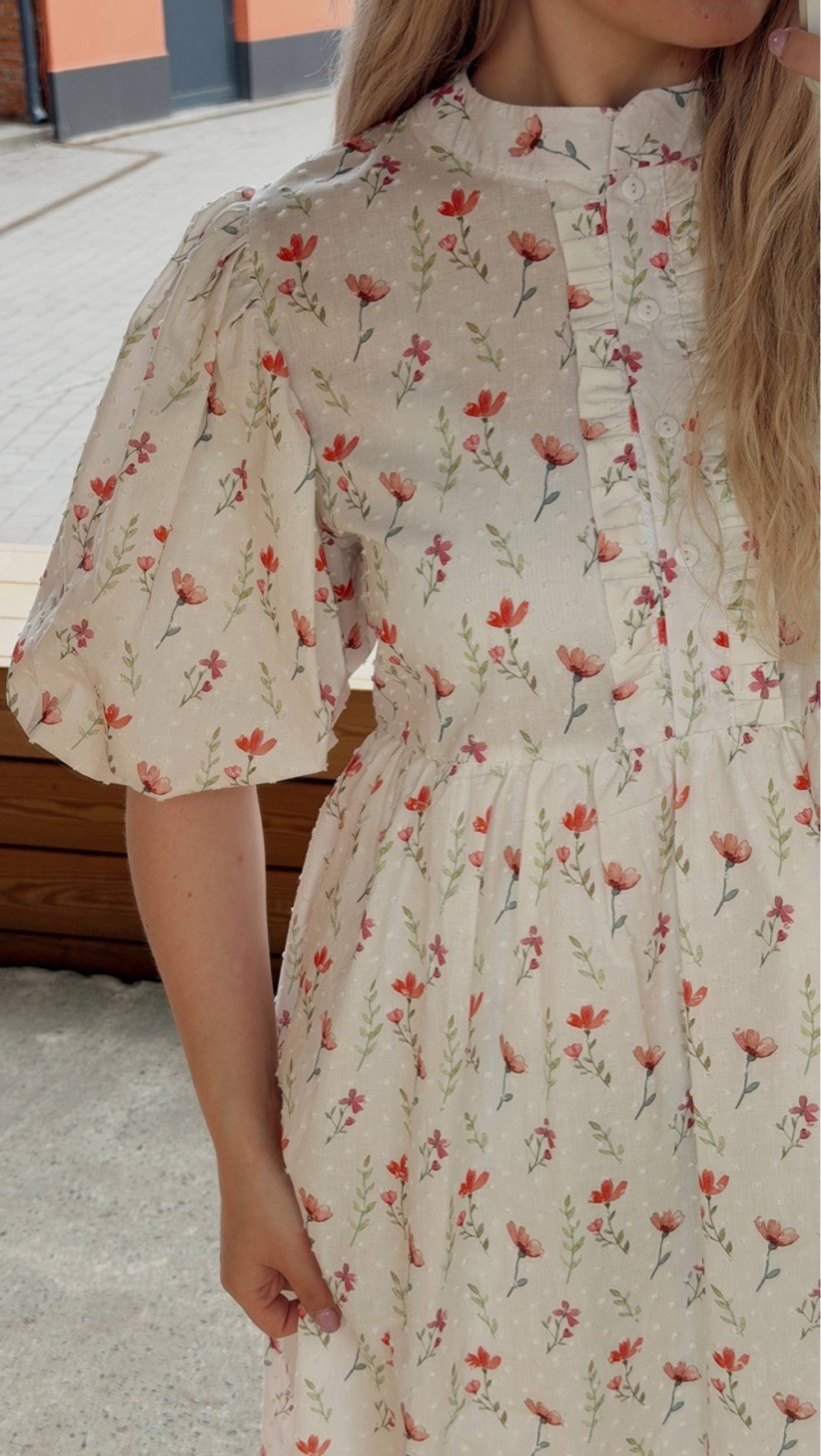 Платье с жабо и рукавами-фонариками, Маки