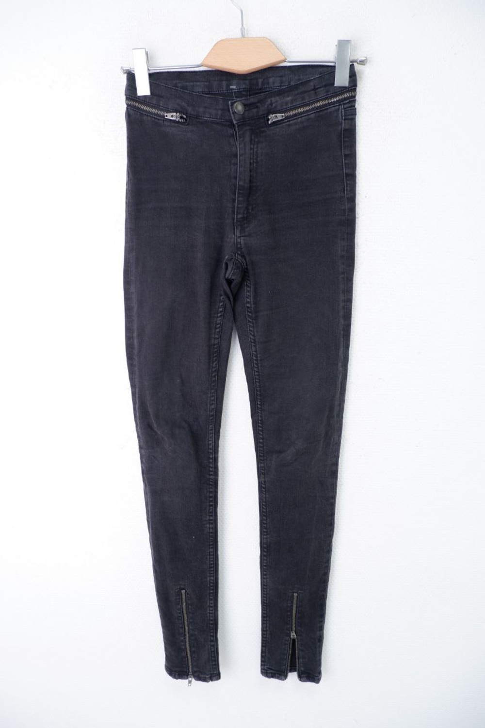 Джинсы темные 40 размер