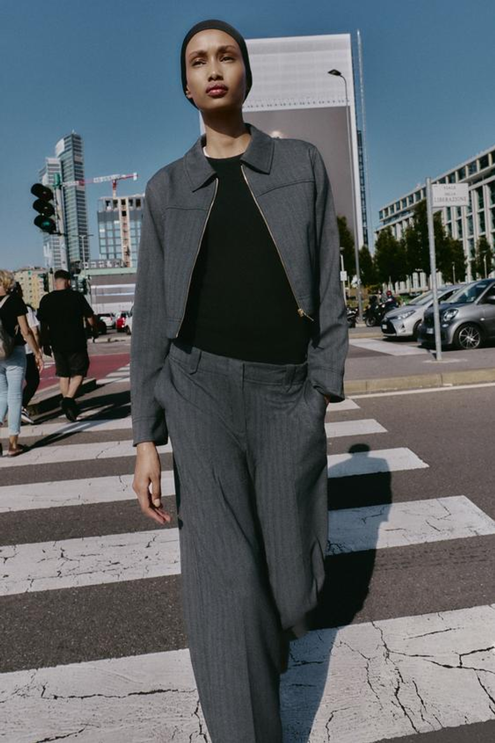 ZARA ПРЯМЫЕ БРЮКИ В ЕЛОЧКУ, ТЕМНО-СЕРЫЙ