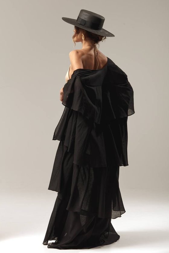 Накидка с воланами из черного батиста