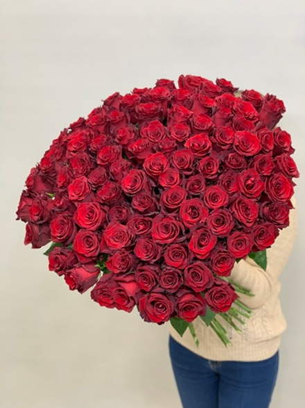Букет 101 красная роза Эквадор 70 см в ленте