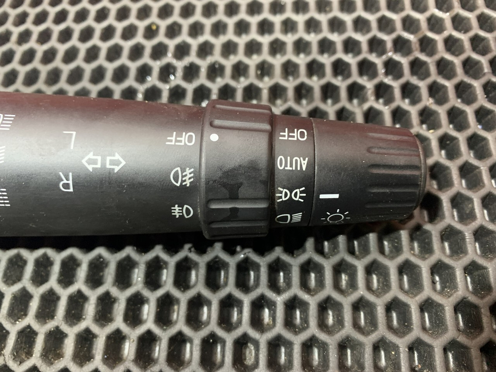 Переключатель подрулевой левый 2023г