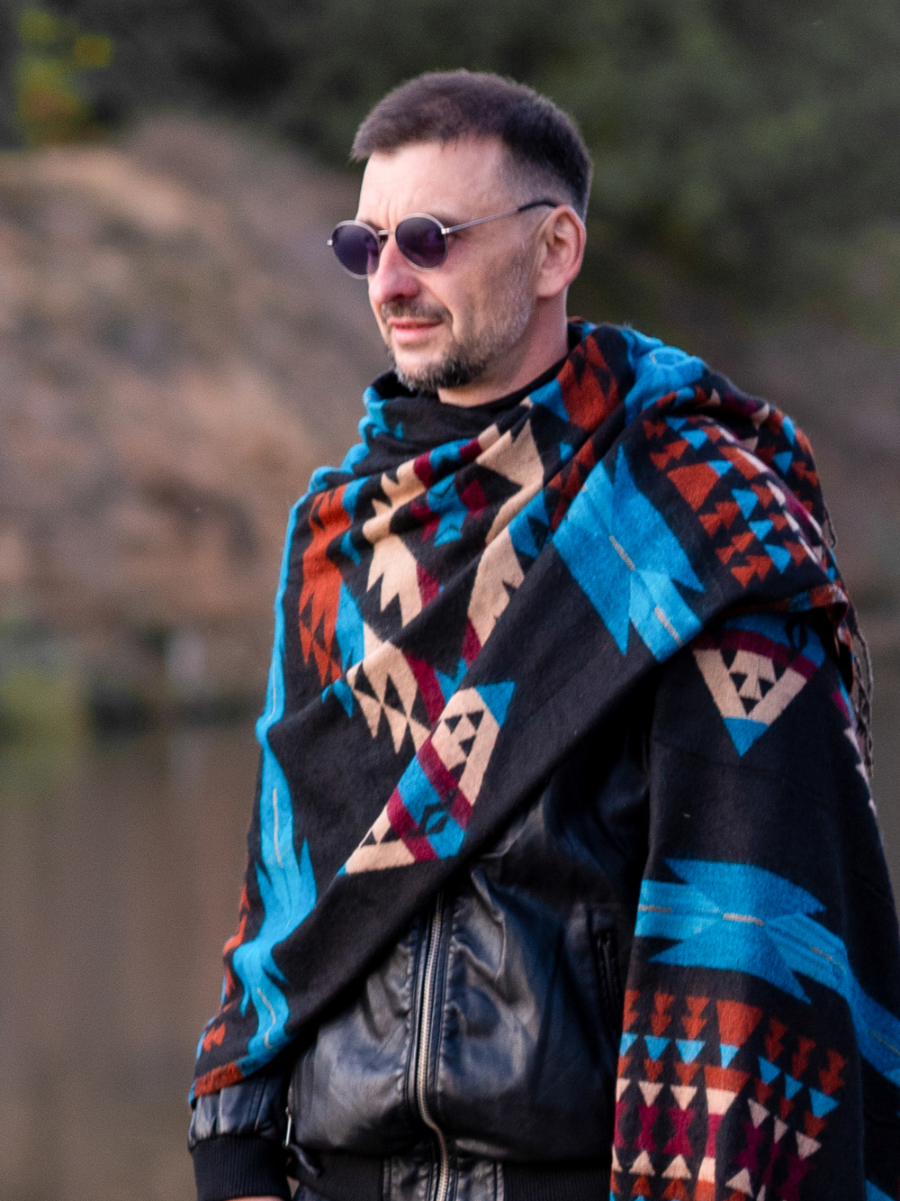 Палантин теплый с орнаментом Навахо