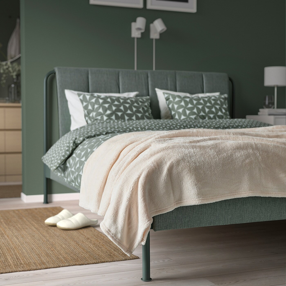 IKEA TRATTVIVA  (ИКЕА ТРАТТВИВА)  -  Покрывало, кремовое, 230x250 см