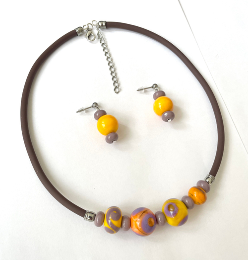 Комплеут украшений из муранского стекла: колье, серьги