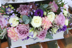 Цветы в книге Из Парижа с любовью