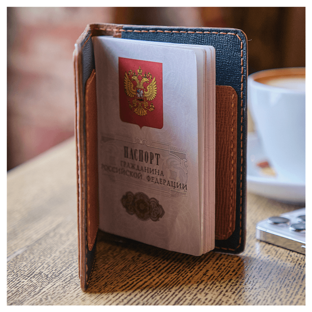Кожаная обложка на паспорт «Рысь»