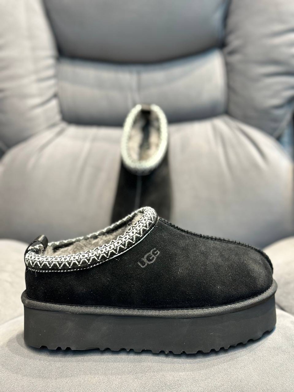 UGG