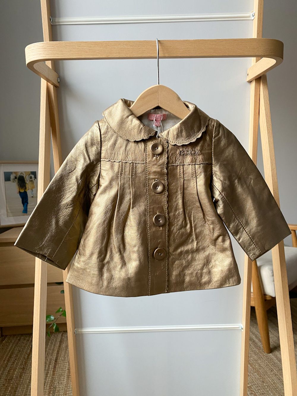 Новый кожаный плащ Escada, 68