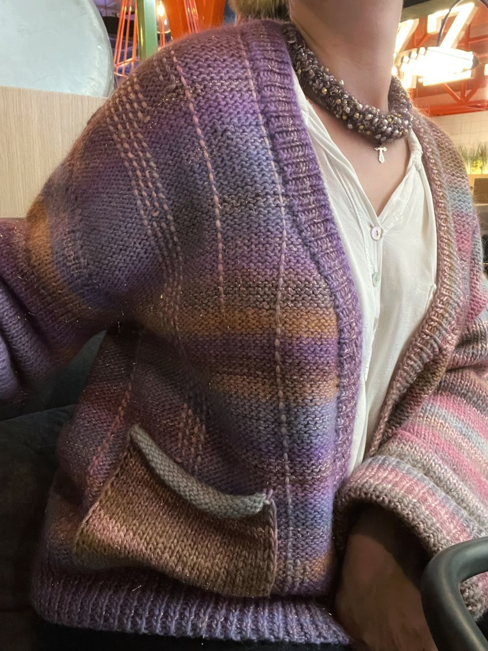 Вязаный кардиган оверсайз с V вырезом Spark на пуговицах