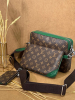 Сумка-мессенджер Louis Vuitton