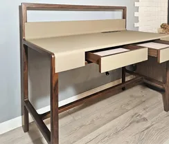 Письменный стол 4739 с ящиками и встроенными розетками