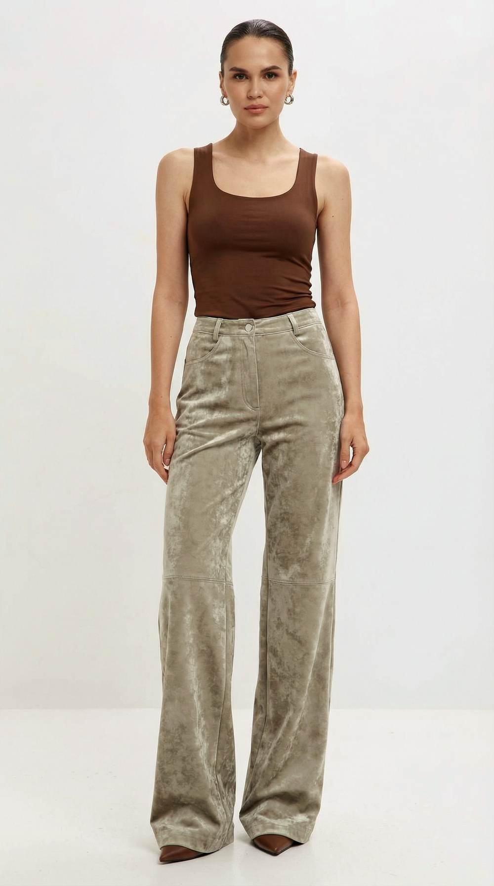 Брюки Боуи из экокожи в оттенке миндаля