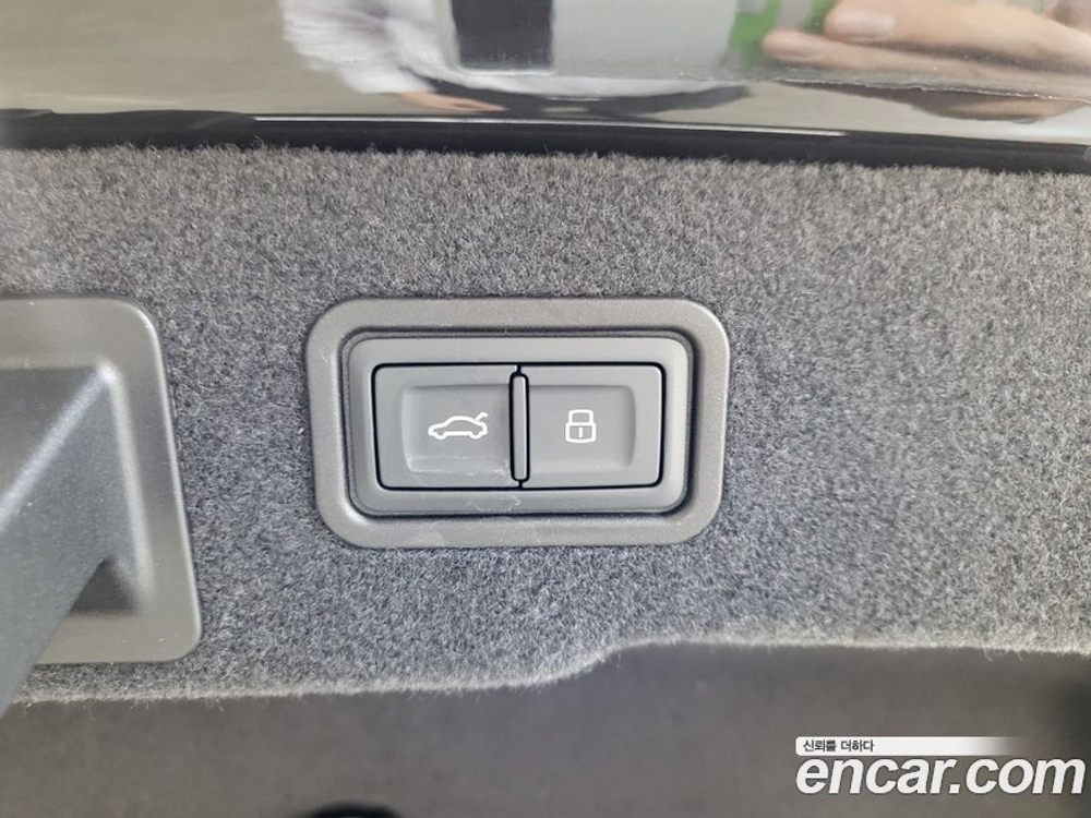 Audi A8 (D5) 55 TFSI Quattro Premium LWB (12.2022)