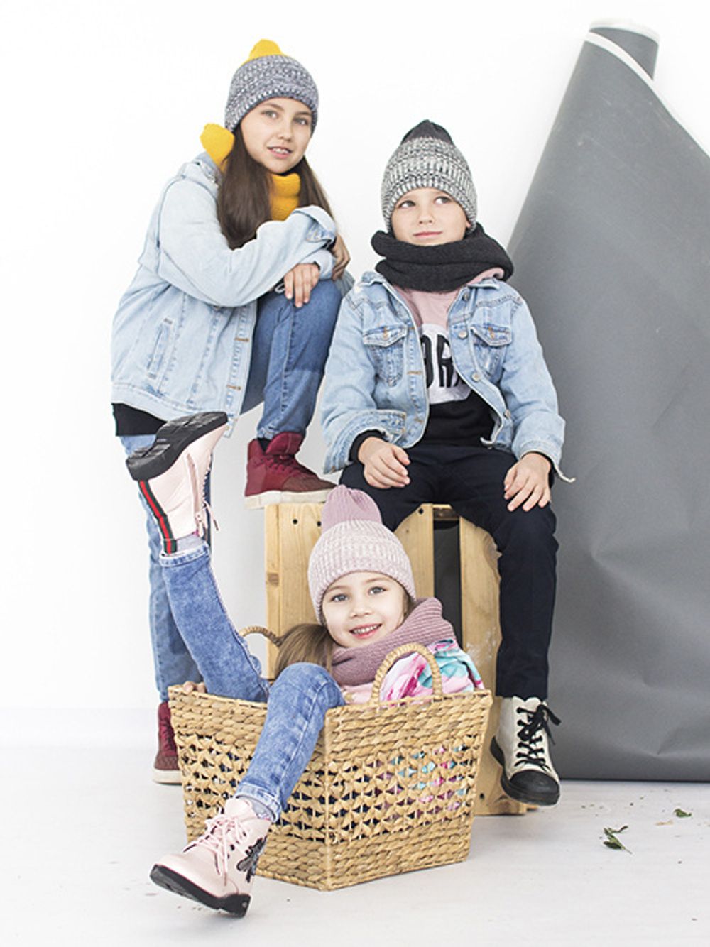 Шапка вязаная-резинка весенняя/осенняя КЭП(Горчица/Черный-белый меланж)